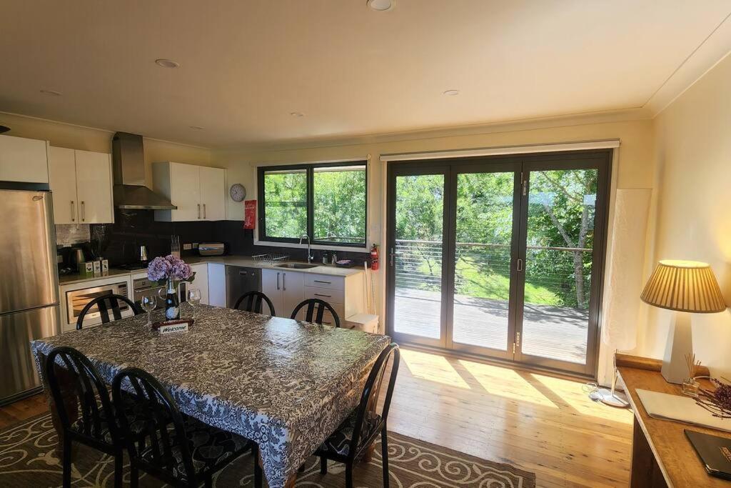 Narrow Neck Views - Peaceful 4 Bedroom Home With Stunning Views! Katoomba Bagian luar foto