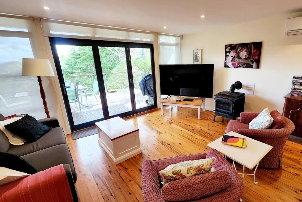 Narrow Neck Views - Peaceful 4 Bedroom Home With Stunning Views! Katoomba Bagian luar foto